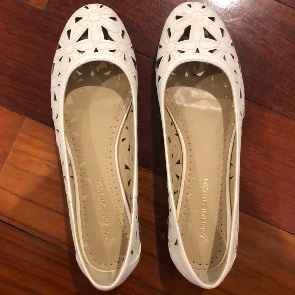 Adrienne vittadini Charlann white floral flats